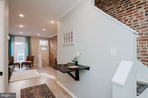 Entry Way - 124 N Glover St, Baltimore, MD 21224 photo 3 of 11