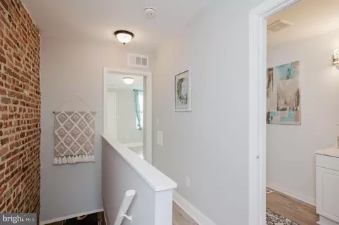 Entry Way - 124 N Glover St, Baltimore, MD 21224 photo 7 of 11