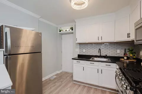 Kitchen - 124 N Glover St, Baltimore, MD 21224 photo 1 of 3