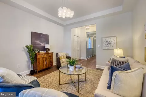 Entry Way - 2920 Walbrook Ave, Baltimore, MD 21216 photo 1 of 4