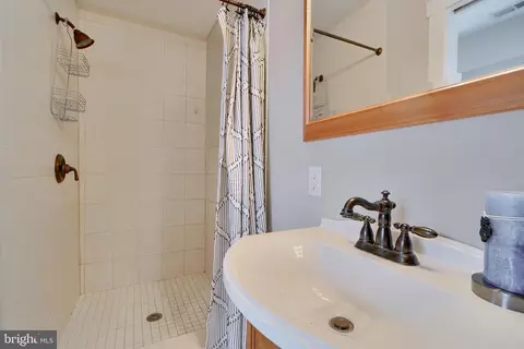 20 E Henrietta St, Baltimore, MD 21230 photo 53