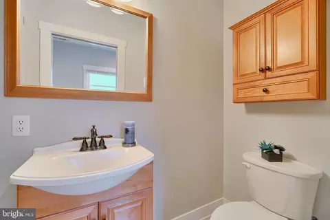 20 E Henrietta St, Baltimore, MD 21230 photo 51