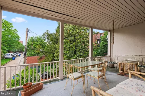 Exterior - 246 W Lanvale St, Baltimore, MD 21217 photo 5 of 5
