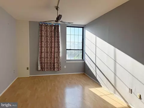 Living - 1011 Hunter St #B-4, Baltimore, MD 21202 photo 1 of 2