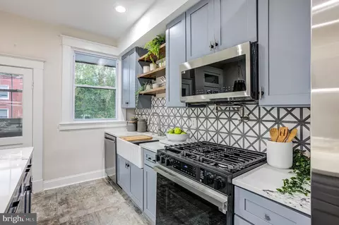610 E 37th St, Baltimore, MD 21218 photo 6