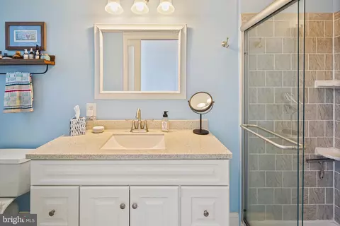 Bath - 423 E Gittings St, Baltimore, MD 21230 photo 2 of 5