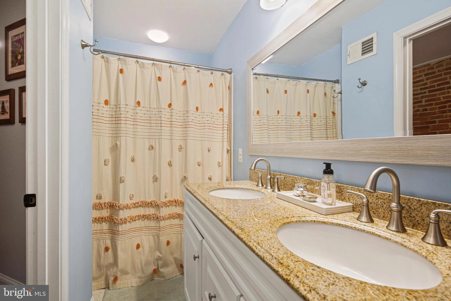 Bath - 423 E Gittings St, Baltimore, MD 21230 photo 3 of 5