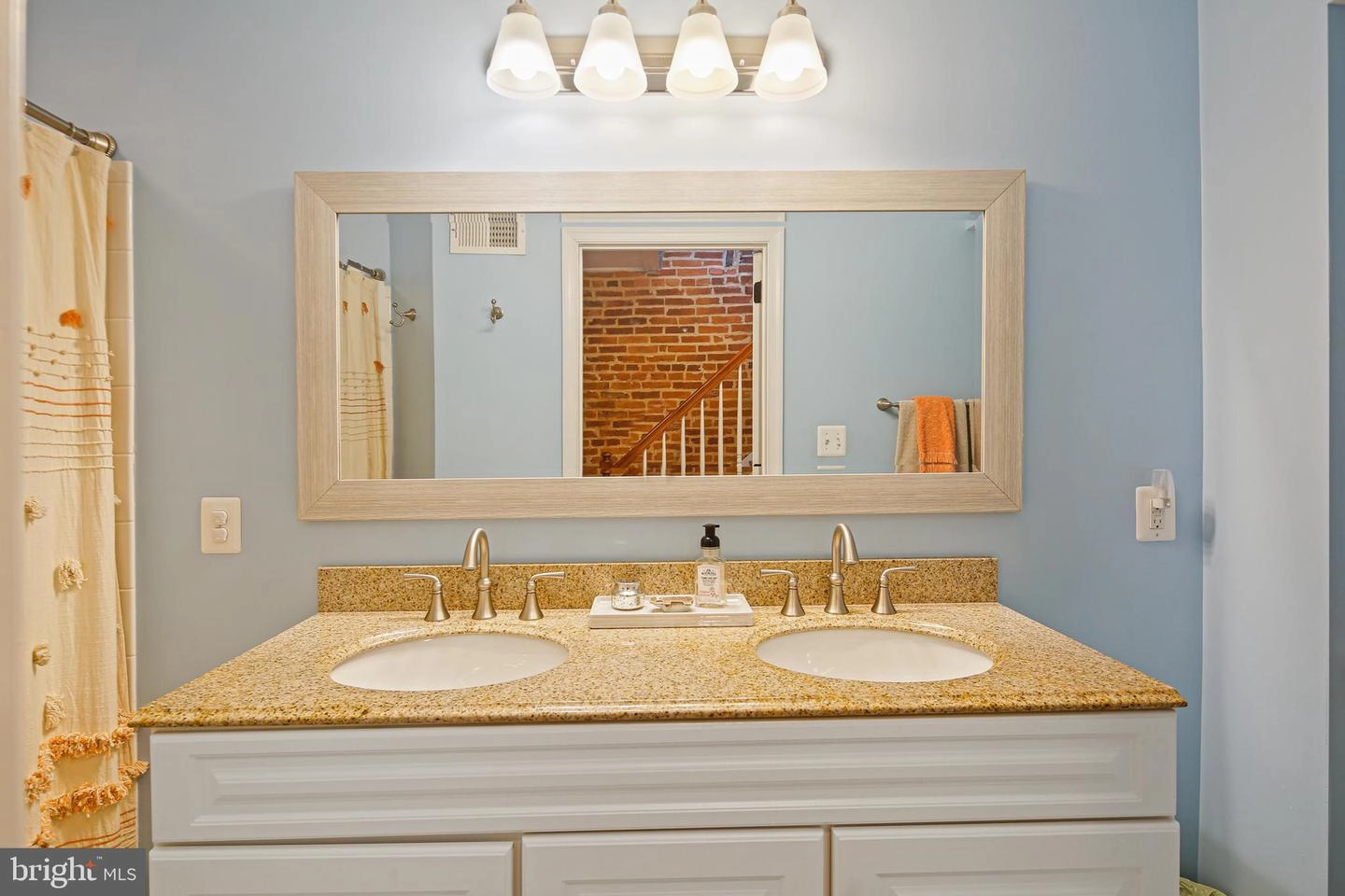 Bath - 423 E Gittings St, Baltimore, MD 21230 photo 4 of 5