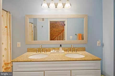 Bath - 423 E Gittings St, Baltimore, MD 21230 photo 4 of 5