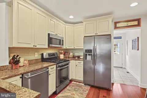 Kitchen - 423 E Gittings St, Baltimore, MD 21230 photo 4 of 4