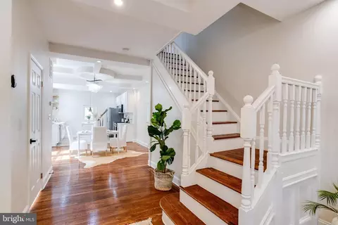 Entry Way - 2844 Ellicott Dr, Baltimore, MD 21216 photo 4 of 7