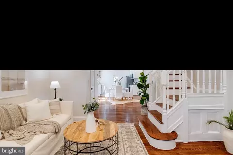 Entry Way - 2844 Ellicott Dr, Baltimore, MD 21216 photo 2 of 7