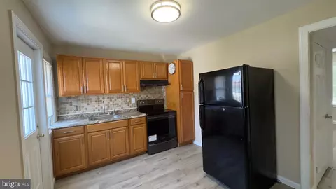 403 Seagull Ave, Brooklyn, MD 21225 photo 5