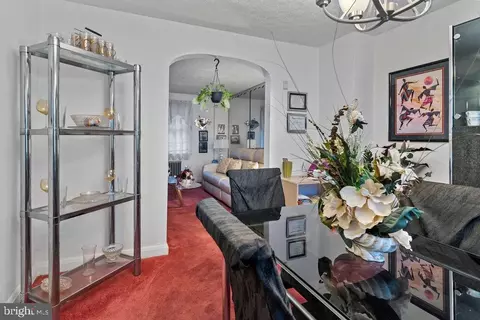 Entry Way - 706 Kevin Rd, Baltimore, MD 21229 photo 2 of 2