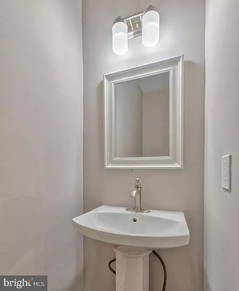 2208 E Fairmount Ave, Baltimore, MD 21231 photo 8