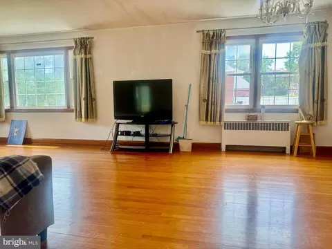 3308 The Alameda, Baltimore, MD 21218 photo 6