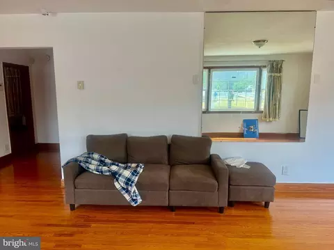 3308 The Alameda, Baltimore, MD 21218 photo 5
