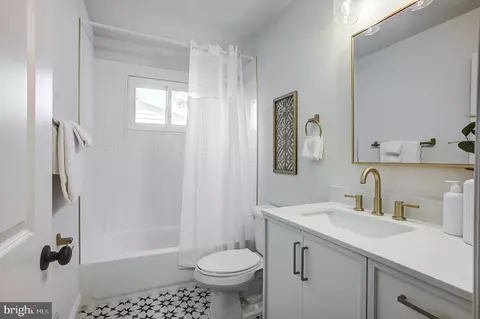 6218 Catalpha Rd, Baltimore, MD 21214 photo 16