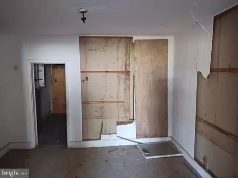 Entry Way - 2645 Dulany St, Baltimore, MD 21223 photo 4 of 12