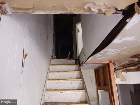 Entry Way - 2645 Dulany St, Baltimore, MD 21223 photo 7 of 12