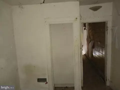 Entry Way - 2645 Dulany St, Baltimore, MD 21223 photo 10 of 12