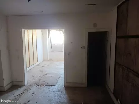 Entry Way - 2645 Dulany St, Baltimore, MD 21223 photo 3 of 12