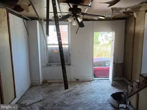 Entry Way - 2645 Dulany St, Baltimore, MD 21223 photo 5 of 12