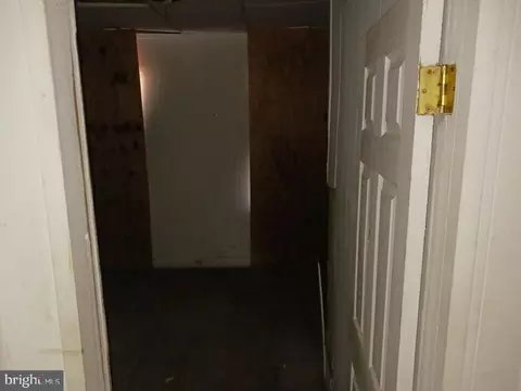 Entry Way - 2645 Dulany St, Baltimore, MD 21223 photo 8 of 12