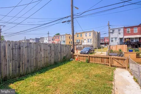 Exterior - 334 N Hilton St, Baltimore, MD 21229 photo 2 of 11