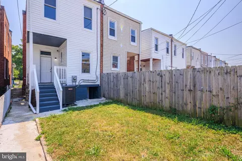 Exterior - 334 N Hilton St, Baltimore, MD 21229 photo 4 of 11
