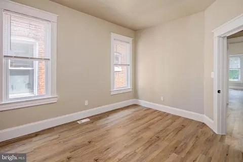 Entry Way - 334 N Hilton St, Baltimore, MD 21229 photo 5 of 8