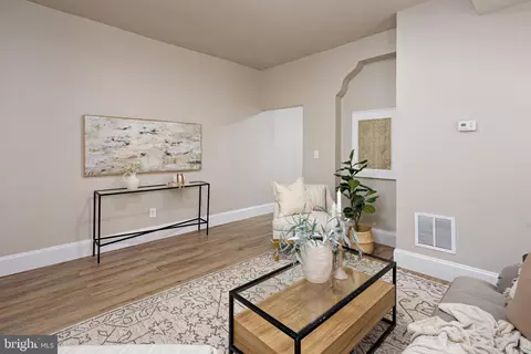 Living - 334 N Hilton St, Baltimore, MD 21229 photo 5 of 7