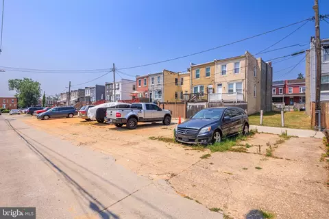 Exterior - 334 N Hilton St, Baltimore, MD 21229 photo 6 of 11