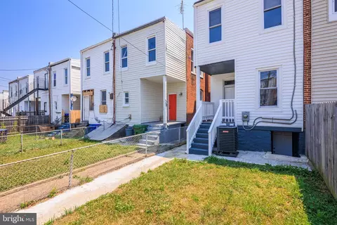 Exterior - 334 N Hilton St, Baltimore, MD 21229 photo 3 of 11