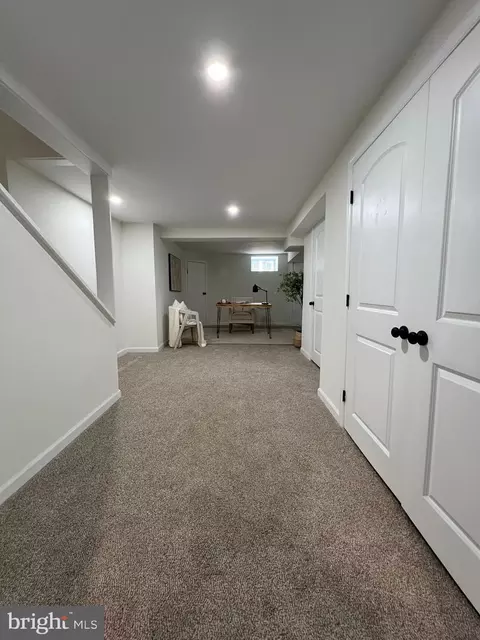 Entry Way - 2004 Braddish Ave, Baltimore, MD 21216 photo 5 of 8
