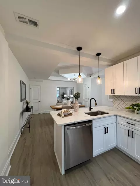 Kitchen - 2004 Braddish Ave, Baltimore, MD 21216 photo 3 of 4
