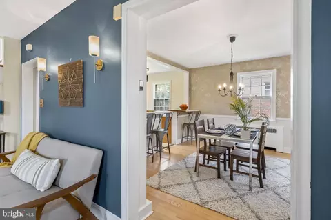 Entry Way - 1207 Windemere Ave, Baltimore, MD 21218 photo 1 of 4