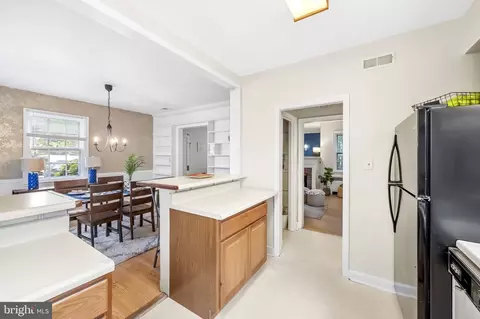 Entry Way - 1207 Windemere Ave, Baltimore, MD 21218 photo 2 of 4