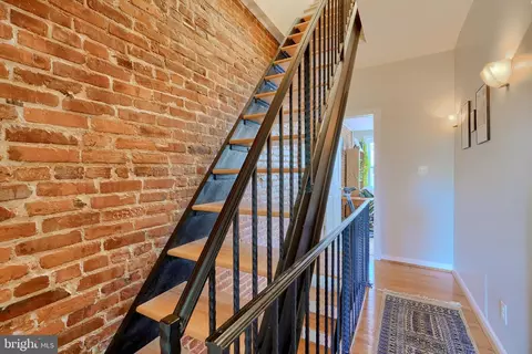 Entry Way - 2714 E Fairmount Ave, Baltimore, MD 21224 photo 2 of 3