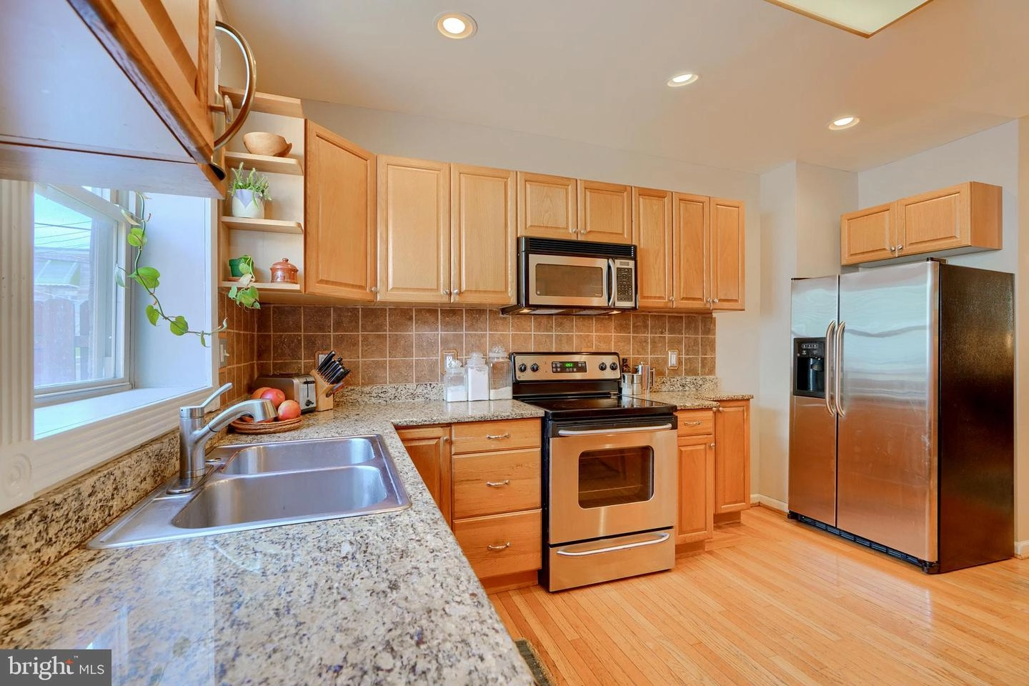 Kitchen - 2714 E Fairmount Ave, Baltimore, MD 21224 photo 3 of 4