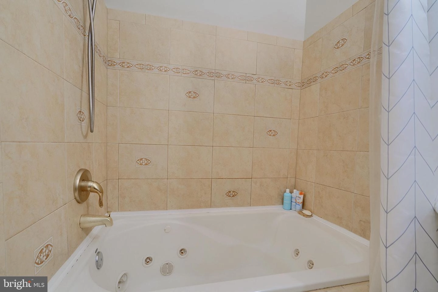 Bath - 2714 E Fairmount Ave, Baltimore, MD 21224 photo 6 of 7