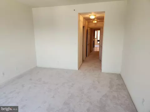 Living - 10 E Lee St #1205, Baltimore, MD 21202 photo 1 of 4