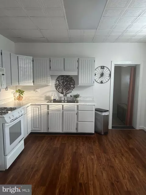 Entry Way - 3101 Fleet St, Baltimore, MD 21224 photo 4 of 6