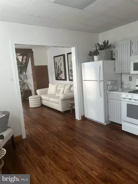 Entry Way - 3101 Fleet St, Baltimore, MD 21224 photo 5 of 6