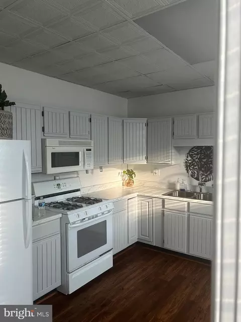 Kitchen - 3101 Fleet St, Baltimore, MD 21224 photo 1 of 2