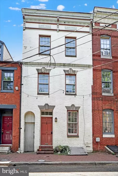 Exterior - 1611 Lancaster St, Baltimore, MD 21231 photo 4 of 8