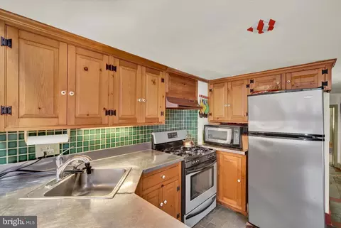 Kitchen - 1611 Lancaster St, Baltimore, MD 21231 photo 3 of 6