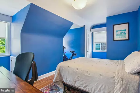 Bedroom - 4020 Deepwood Rd, Baltimore, MD 21218 photo 5 of 6