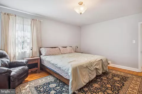 Bedroom - 4020 Deepwood Rd, Baltimore, MD 21218 photo 3 of 6