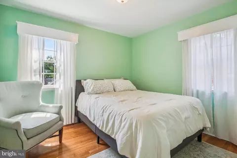 Bedroom - 4020 Deepwood Rd, Baltimore, MD 21218 photo 4 of 6